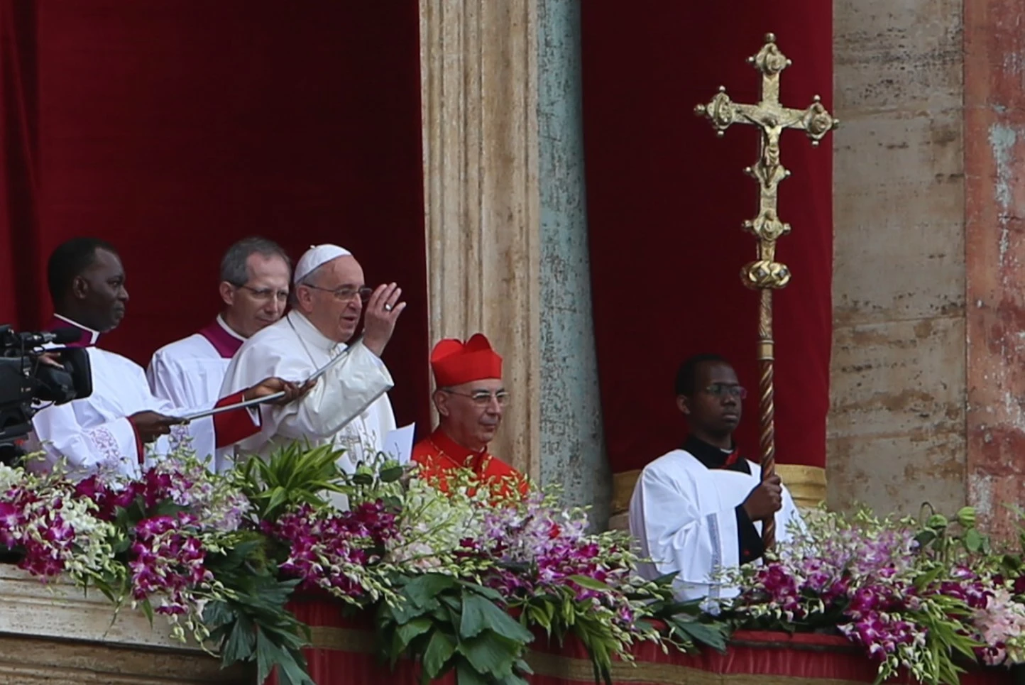 [TEXTO COMPLETO] Mensaje Pascual del Papa Francisco y bendición urbi et orbi 2015