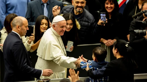 El Papa Francisco invita a dejarse sorprender por Jesús en esta Navidad