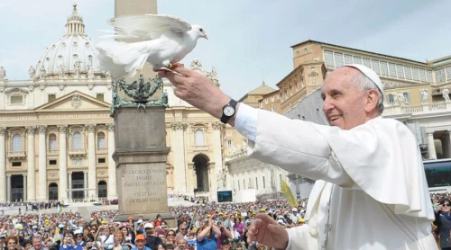 El Papa llama a acoger a migrantes y refugiados: 