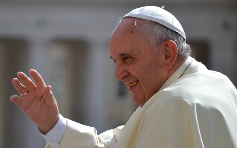 En la Trinidad reconocemos modelo de la Iglesia, llamados a amarnos como Jesús nos amó, dice el Papa