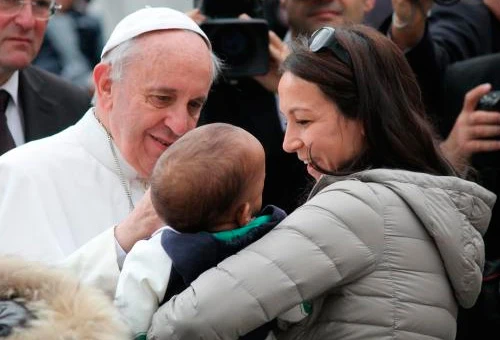 Papa Francisco: Suscita horror pensar en los niños que no verán nunca la luz víctimas del aborto