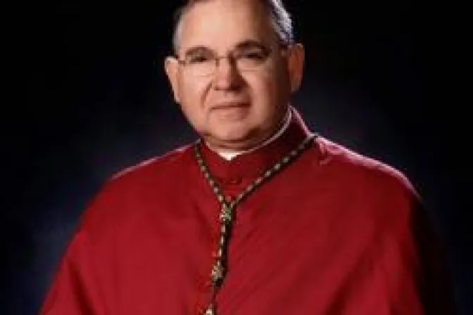 Arzobispo de Los Ángeles alienta preparación de católicos para Año de la Fe