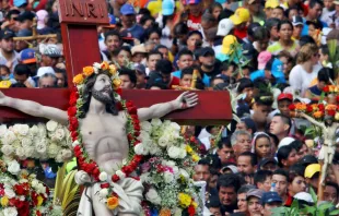 Procesión del Cristo del Consuelo en Guayaquil, Ecuador. Crédito: César Muñoz-Agencia ANDES- Flickr / Wikimedia Commons (CC BY-SA 2.0) 