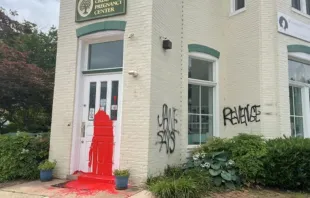 Acto de vandalismo contra el Capitol Hill Pregnancy Center del 3 de junio. Crédito: Mary Margaret Olohan, reportera de The Daily Wire. 