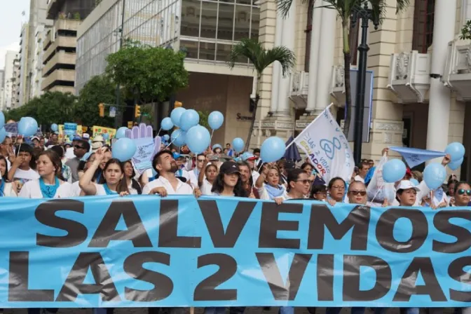 Católicos marcharán para pedir al presidente de Ecuador que vete ley de aborto