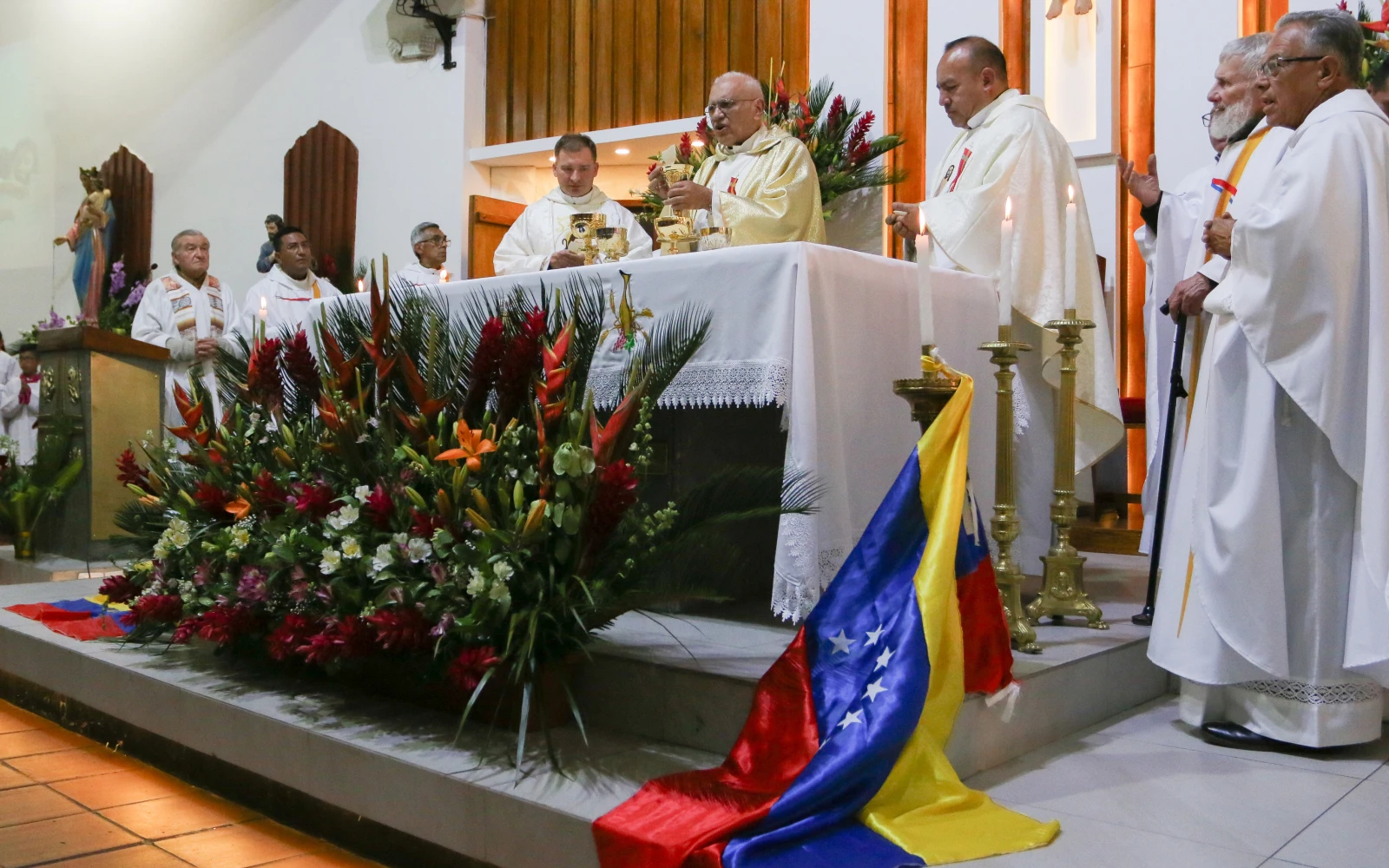 El Cardenal Baltazar Porras preside una Misa con la comunidad venezolana en Quito (Ecuador).?w=200&h=150