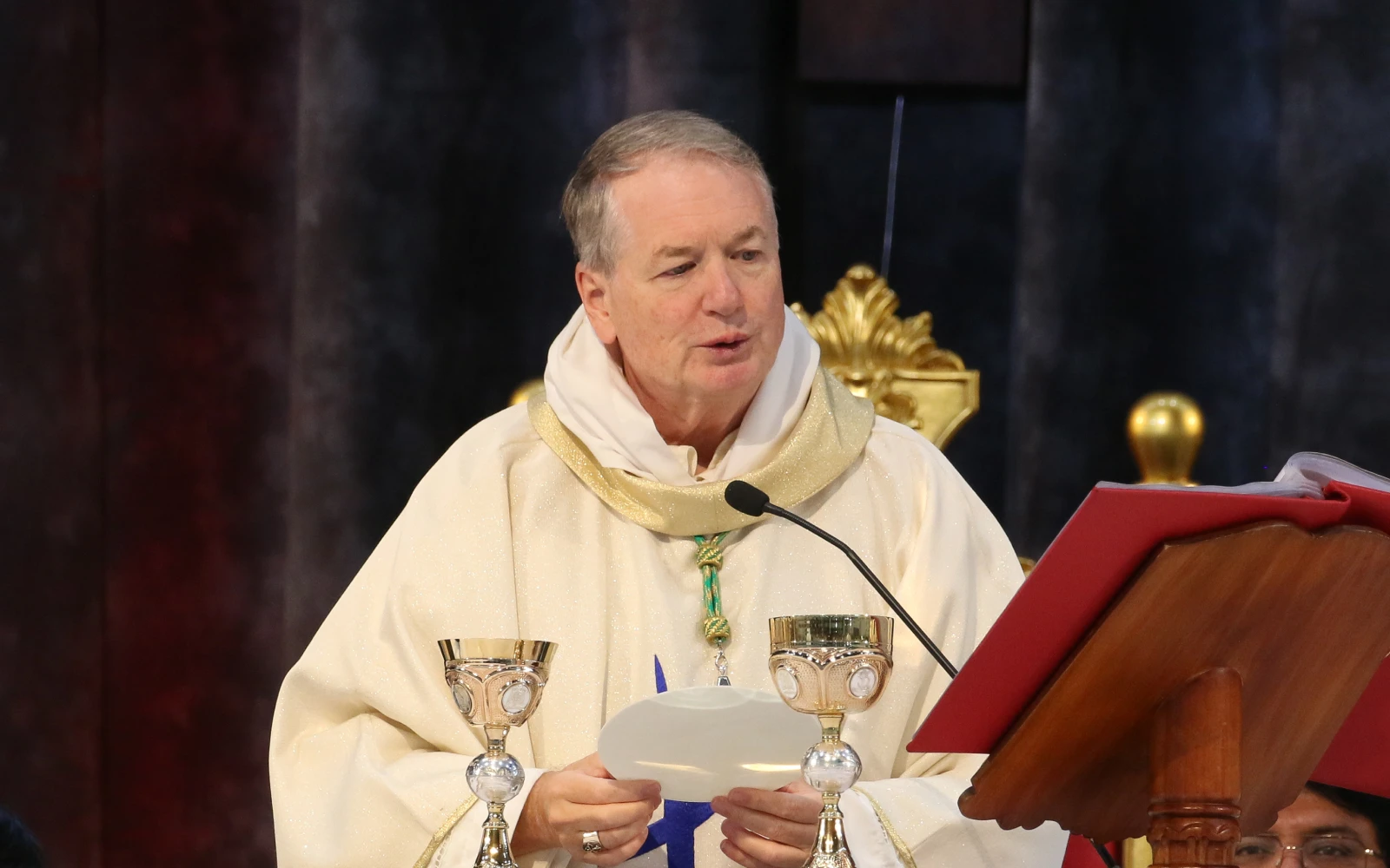 El Arzobispo de Sydney, Mons. Anthony Fisher, celebra la misa durante el sexto día del Congreso Eucarístico Internacional Quito 2024.?w=200&h=150