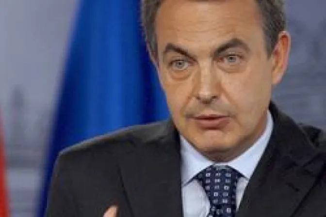 Instan a Fiscalía a denunciar a Zapatero por corrupción de menores