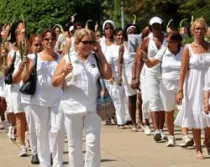 Marcha de Damas de Blanco por liberación de presos políticos (foto: Solidaridadcuba.blogspot.com).