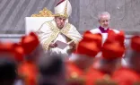 El Papa Francisco durante la proclamación de la bula del Jubileo 2025, ante cardenales.