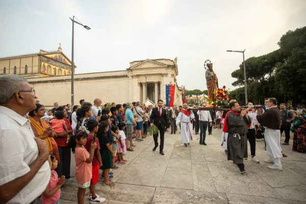 La procesión de las cadenas de San Pablo en Roma. Crédito: Daniel Ibáñez / EWTN News