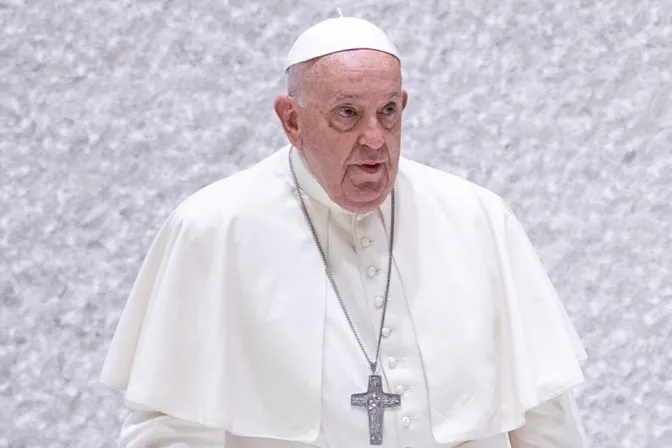 El Papa Francisco, a su llegada a la audiencia general del 7 de agosto de 2024.