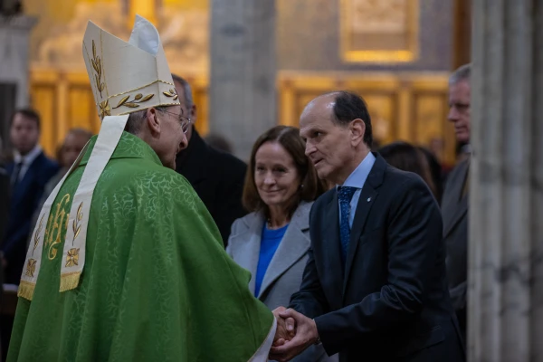 Cardinal Vicar greets Argentine diplomats. Credit: Daniel Ibañez/ Ewtn News