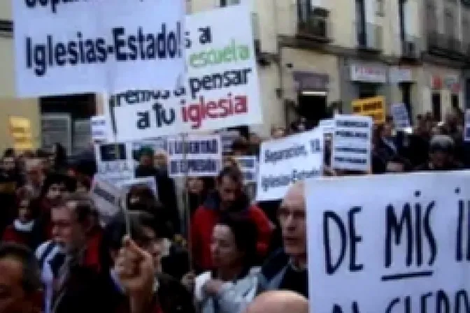 Denuncian a "marcha atea" por agredir a la Iglesia y atentar contra libertad religiosa