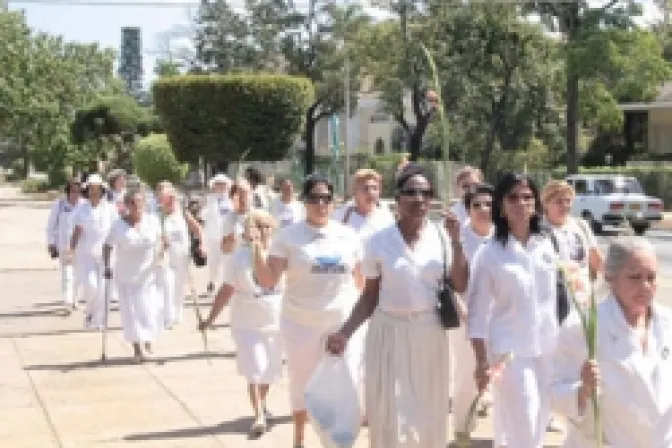 Damas de blanco piden a Cardenal ortega interceder para audiencia con Papa