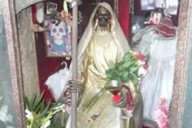 Asesinos sacrificaban a sus víctimas para la "santa muerte"