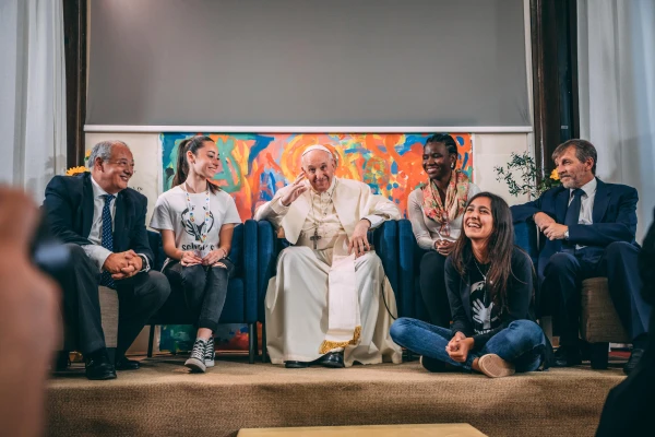 Pope Francis in an encounter with young people and the world president of Scholas Occurrentes, José María del Corral. Credit: Scholas happening