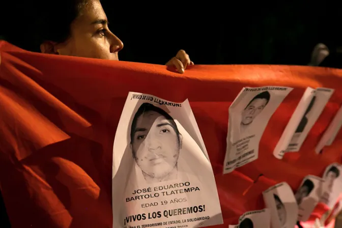 Papa Francisco recuerda a los 43 estudiantes desaparecidos en México