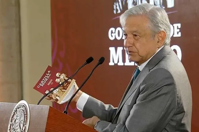 Arquidiócesis critica a gobierno de López Obrador: Promueve cartilla moral y aborto