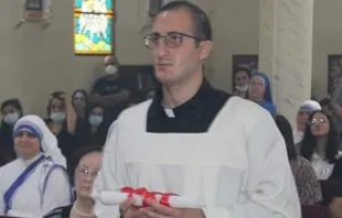 Abdallah Jedal, durante la ceremonia de ingreso en el Instituto del Verbo Encarnado. Cru00e9dito: Cortesu00eda P. Gabriel Romanelli.  