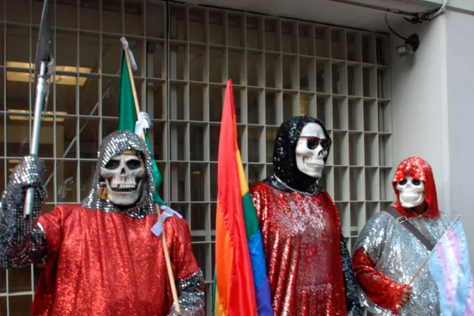 FOTOS: Arquidiócesis de México condena agresión e “intolerancia” del lobby LGBT