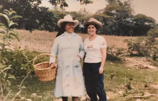 María Agustina Rivas López "Aguchita" y una compañera / Crédito: Congregación de Nuestra Señora de la Caridad del Buen Pastor 