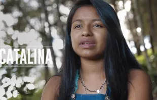 Catalina es una de los niños-soldado que participa en el documental. Foto: Documental Alto el Fuego  