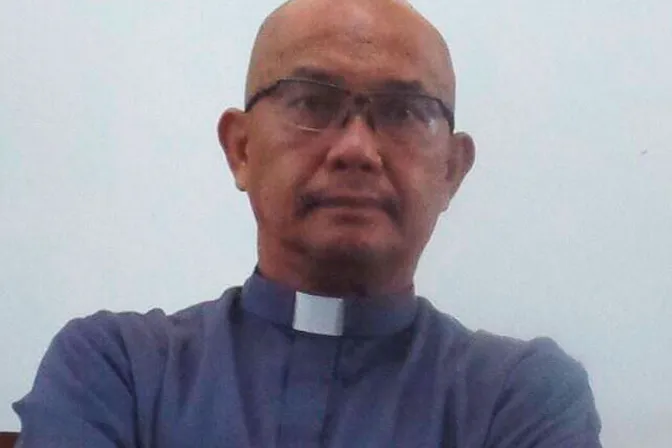 Sacerdote filipino denuncia amenazas por sus críticas al presidente Duterte