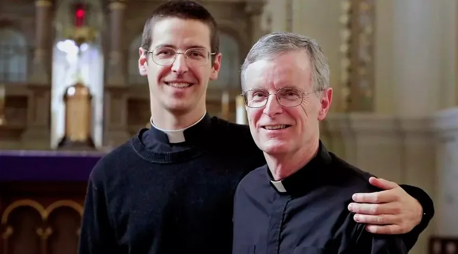 Padre e hijo serán ordenados sacerdotes en Estados Unidos