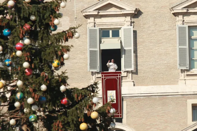 Papa Francisco en Solemnidad de la Inmaculada: Si damos un 'sí' a Dios Él viene a nosotros