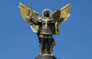 Estatua del Arcángel San Miguel en la Plaza de la Independencia de Kiev, Ucrania. Crédito: Pixabay / Dominio público. 