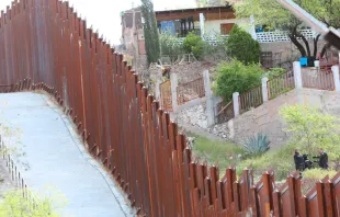 Muro fronterizo de Estados Unidos con México. Foto: George Martell/The Pilot Media Group 
