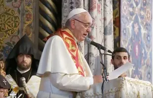 El Papa dirige su saludo en la Catedral. Crédito: Captura Youtube 