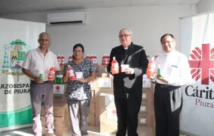 El Arzobispado de Piura dona miles de medicamentos para las personas más vulnerables contagiadas de dengue. Crédito: Arzobispado de Piura 