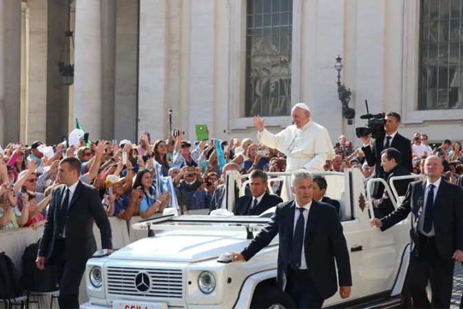 Papa Francisco invita a no dejarse robar la esperanza y a buscar consuelo en Dios