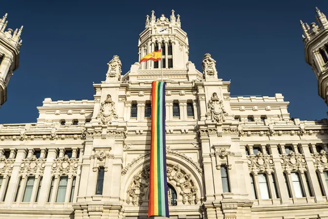 Publican informe sobre víctimas de leyes impulsadas por lobby gay en España