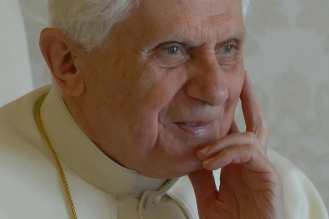 Benedicto XVI cumple 93 años y reza especialmente por enfermos de coronavirus