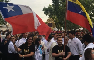 Bajada de la Virgen de Chiquinquiru00e1 en Santiago de Chile / Foto: Equipo organizador Virgen de Chiquinquiru00e1 