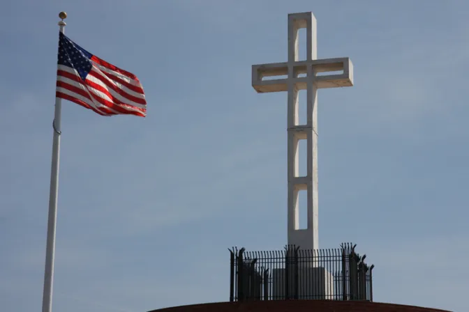 Mayoría de estadounidenses defiende libertad religiosa, revela estudio