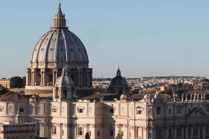 Vaticano ordena a obispos de EEUU posponer votación sobre medidas ante abusos