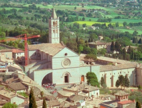 En esta basílica se encuentra el Crucifijo que habló a San Francisco de Asís