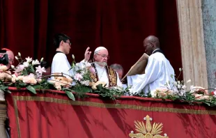 El Papa Francisco pronuncia el Mensaje Pascual en el Vaticano / Foto: Lucía Ballester (ACI Prensa) 