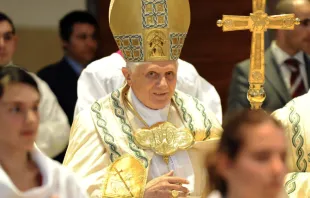 Papa Benedicto XVI (2010). Crédito: Catholic Church England and Wales - © Mazur (CC BY-NC-ND 2.0) 