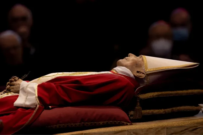 El funeral de Benedicto XVI: Minuto a minuto