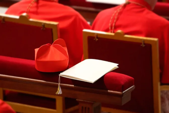 ¿Podría una mujer ser creada cardenal? Famoso exorcista Fortea responde en nuevo libro