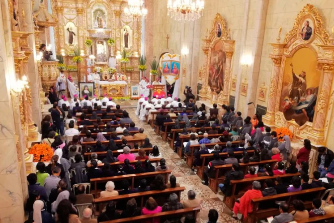 Bolivia renovó su consagración a los corazones de Jesús y María [FOTOS]