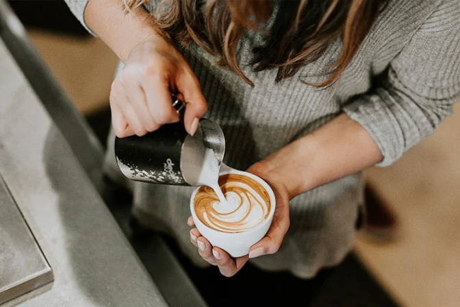 Conozca el Café de una pequeña parroquia que ofrece múltiples servicios a los pobres