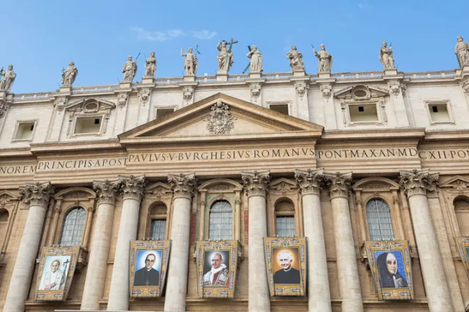 Papa Francisco canonizó a Pablo VI, Monseñor Romero y otros cinco nuevos santos
