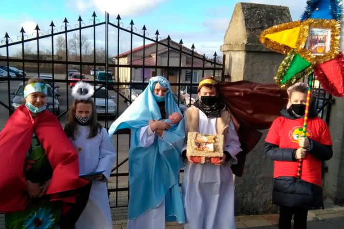 Miles de niños salen a las calles a cantar villancicos en favor de los más necesitados