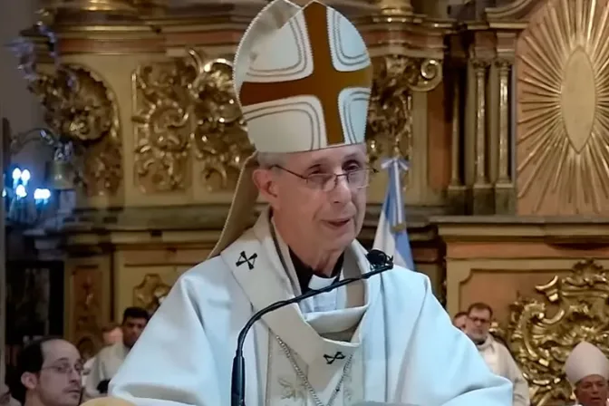 Cardenal Poli cuenta que el Papa aceptó su renuncia y recuerda ejemplo de Benedicto XVI